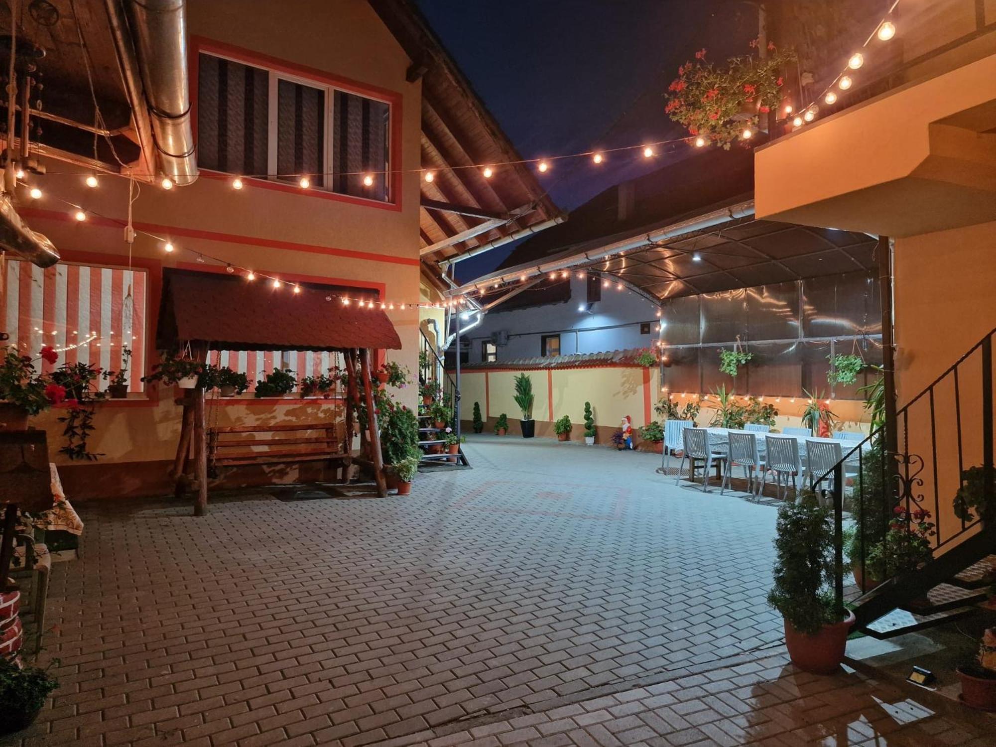 Casa Cosmin Cincu Hotel Exterior photo