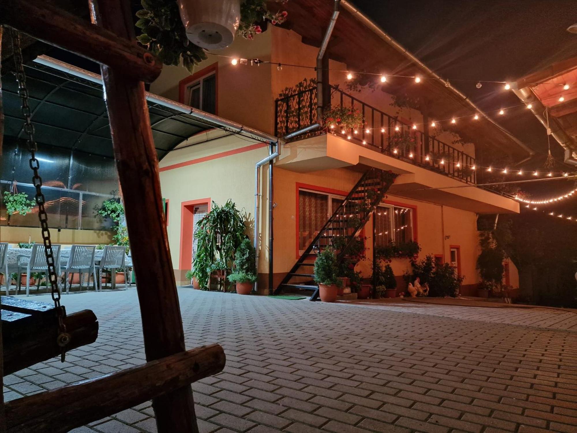Casa Cosmin Cincu Hotel Exterior photo